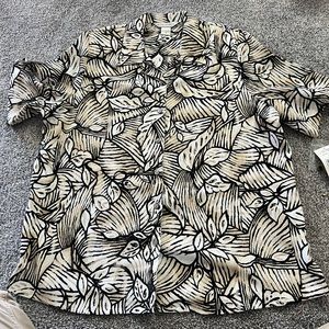 Allison Daley hawaiian shirt